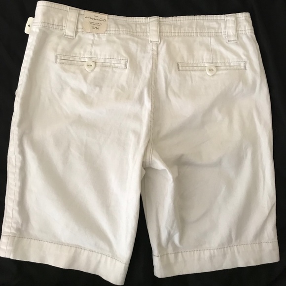 Aeropostale Shorts size 13/14 off white bermuda’s - Picture 2 of 3